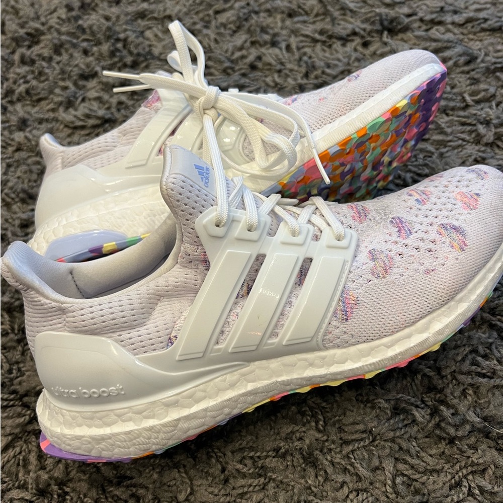 VALENTINE'S DAY ULTRABOOST 1.0 SHOES WOMENS SIZE 10. BRAND NEW.